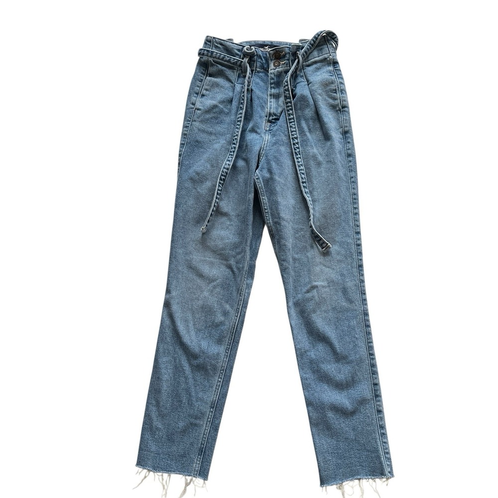 Hollister Women's Size 0 24 x 27 Curvy Ultra High Rise Mom Jean Belt Light Wash